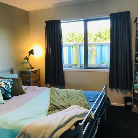 A Little Bit Beachy Modern Guest Room And Private Toilet Christchurch Zewnętrze zdjęcie
