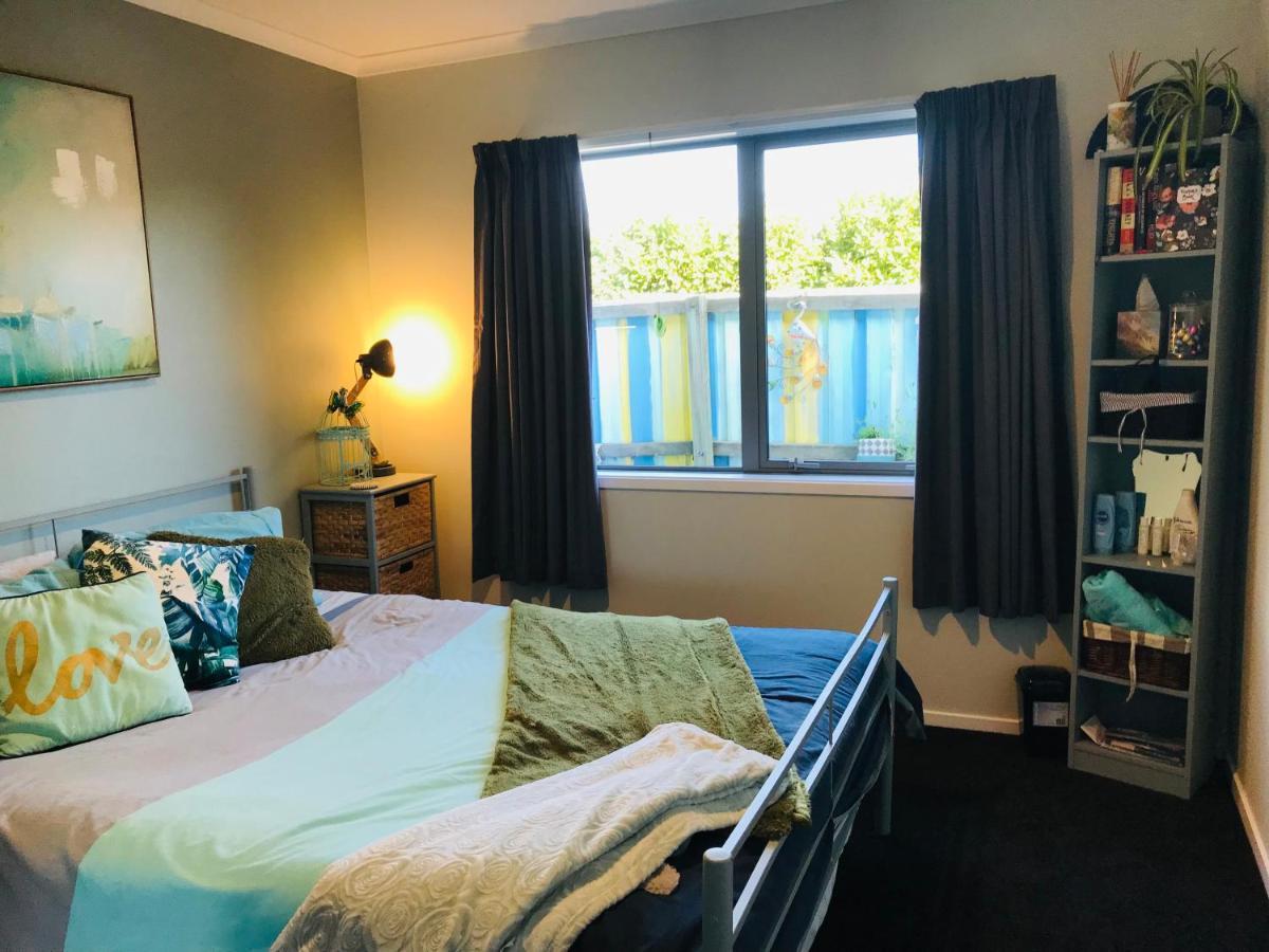 A Little Bit Beachy Modern Guest Room And Private Toilet Christchurch Zewnętrze zdjęcie