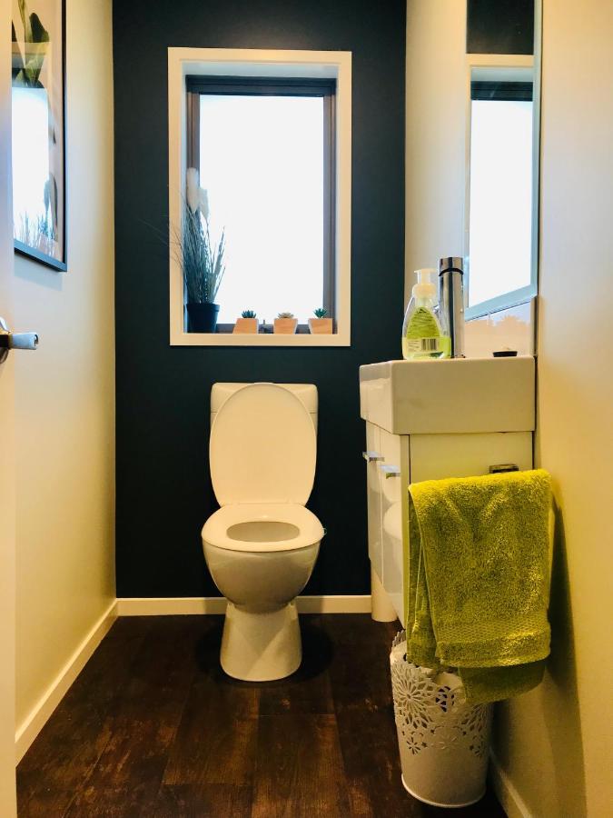A Little Bit Beachy Modern Guest Room And Private Toilet Christchurch Zewnętrze zdjęcie